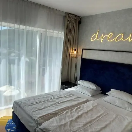 Biala Perla Czarna Gora *